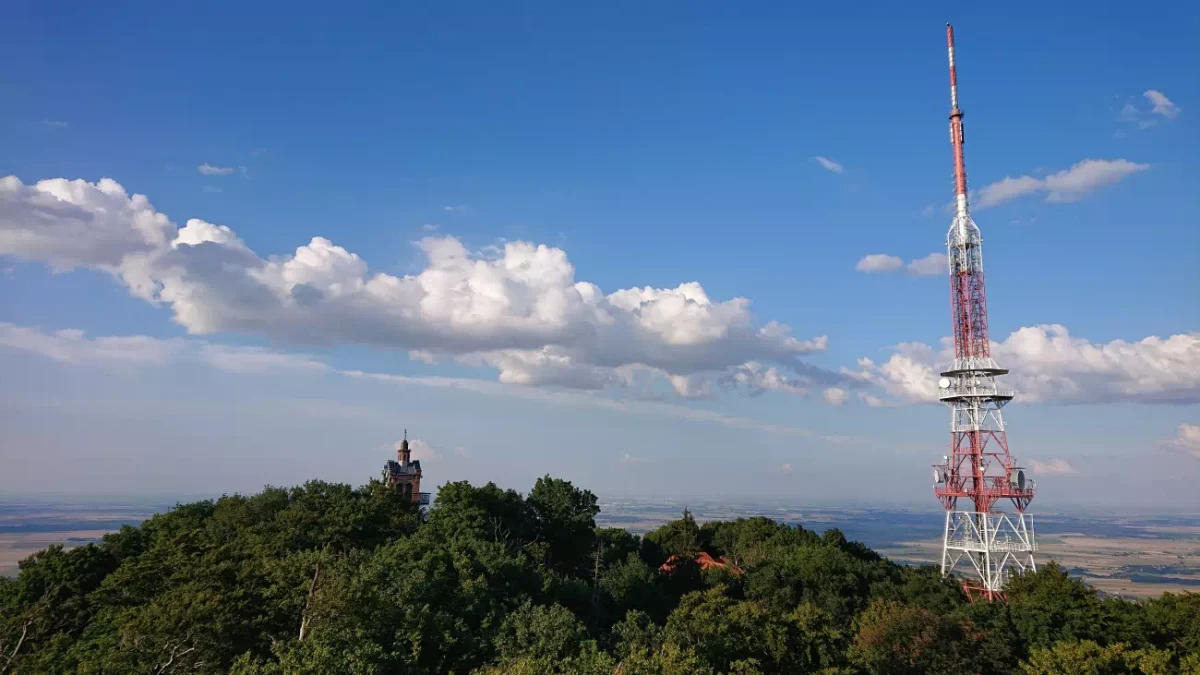 Szybki wypad na weekend – Masyw Ślęży poleca się z rabatami